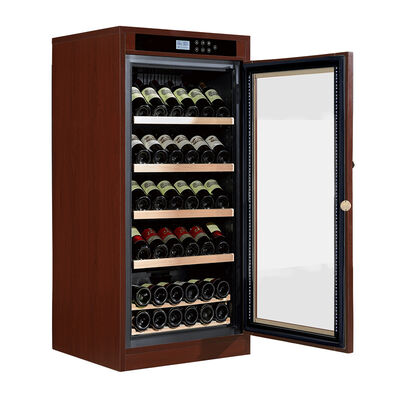 Buen precio Cabinet de refrigeración de vino de madera independiente con enfriamiento termoeléctrico Puerta de vidrio de protección UV y estanterías de madera extraíbles en línea